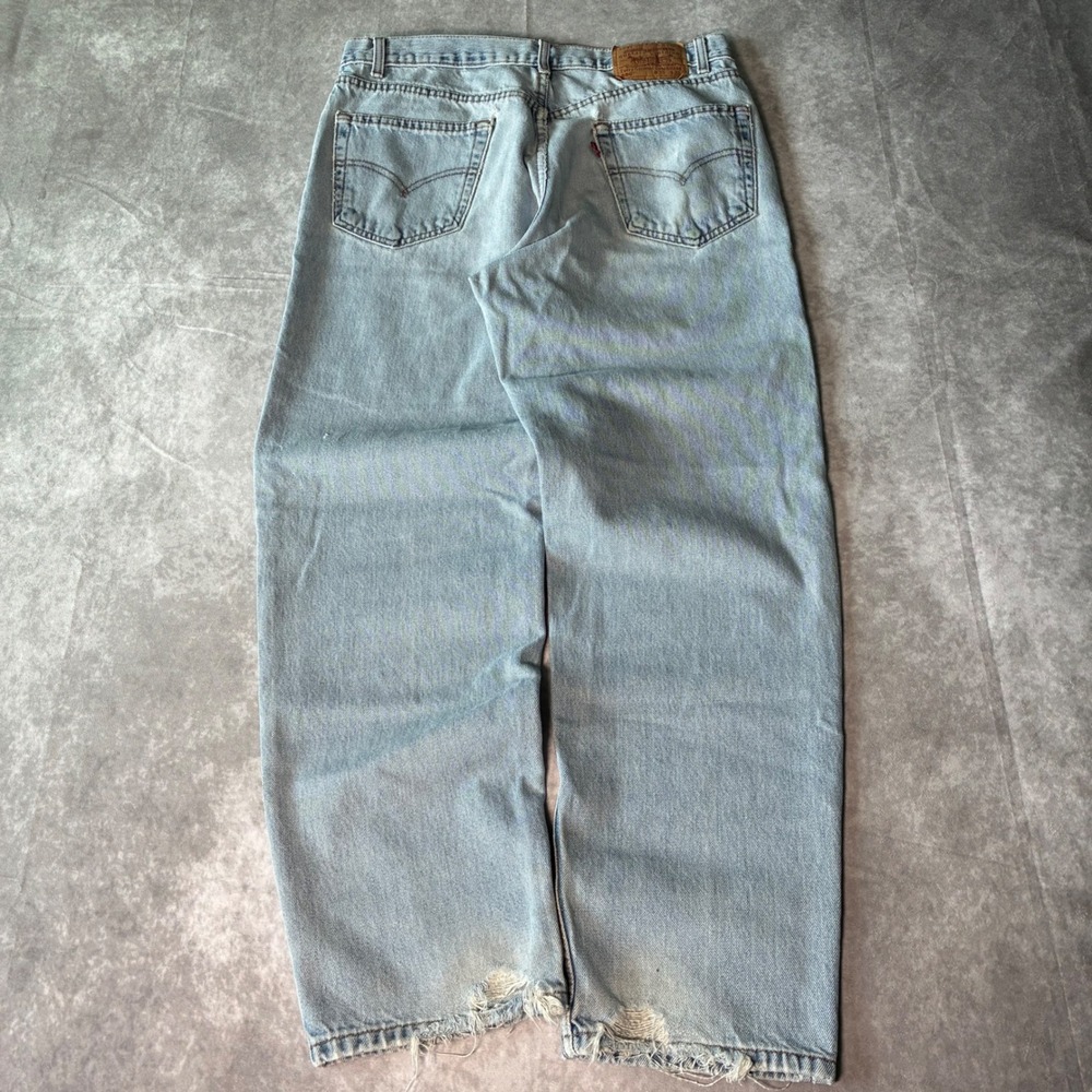 Vintage Levis 550 Relaxed Fit Light Wash Distressed Jeans Mens 35x30
Paper tag